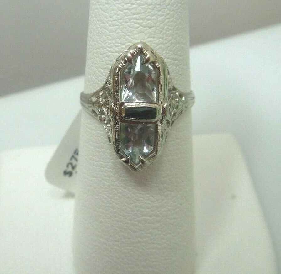 q508 Lovely 14kt White Gold Sapphire Aquamarine Ring Size 7(USA)