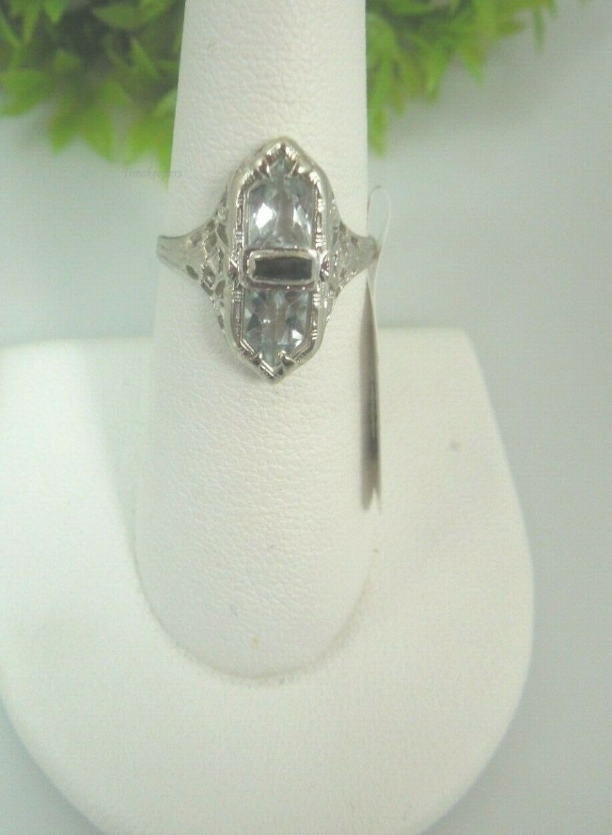 q508 Lovely 14kt White Gold Sapphire Aquamarine Ring Size 7(USA)