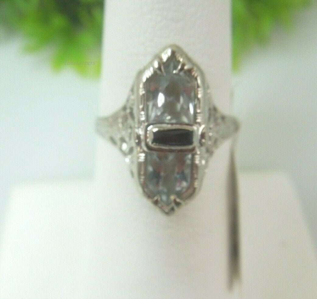 q508 Lovely 14kt White Gold Sapphire Aquamarine Ring Size 7(USA)