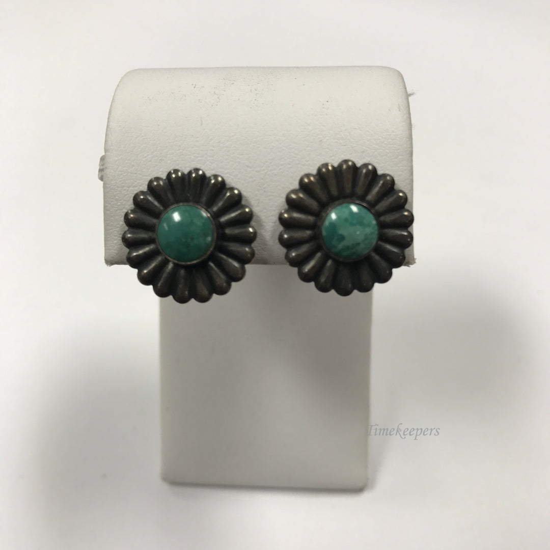 d179 Vintage Original Sterling Silver Flower with Green Stone Earrings