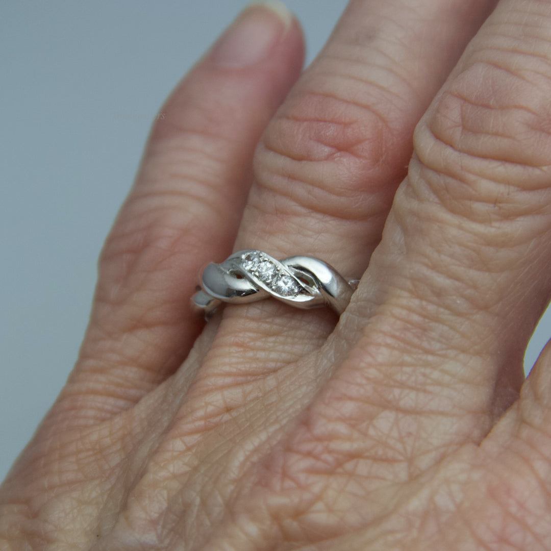 d544 14k White Gold Diamond Ring