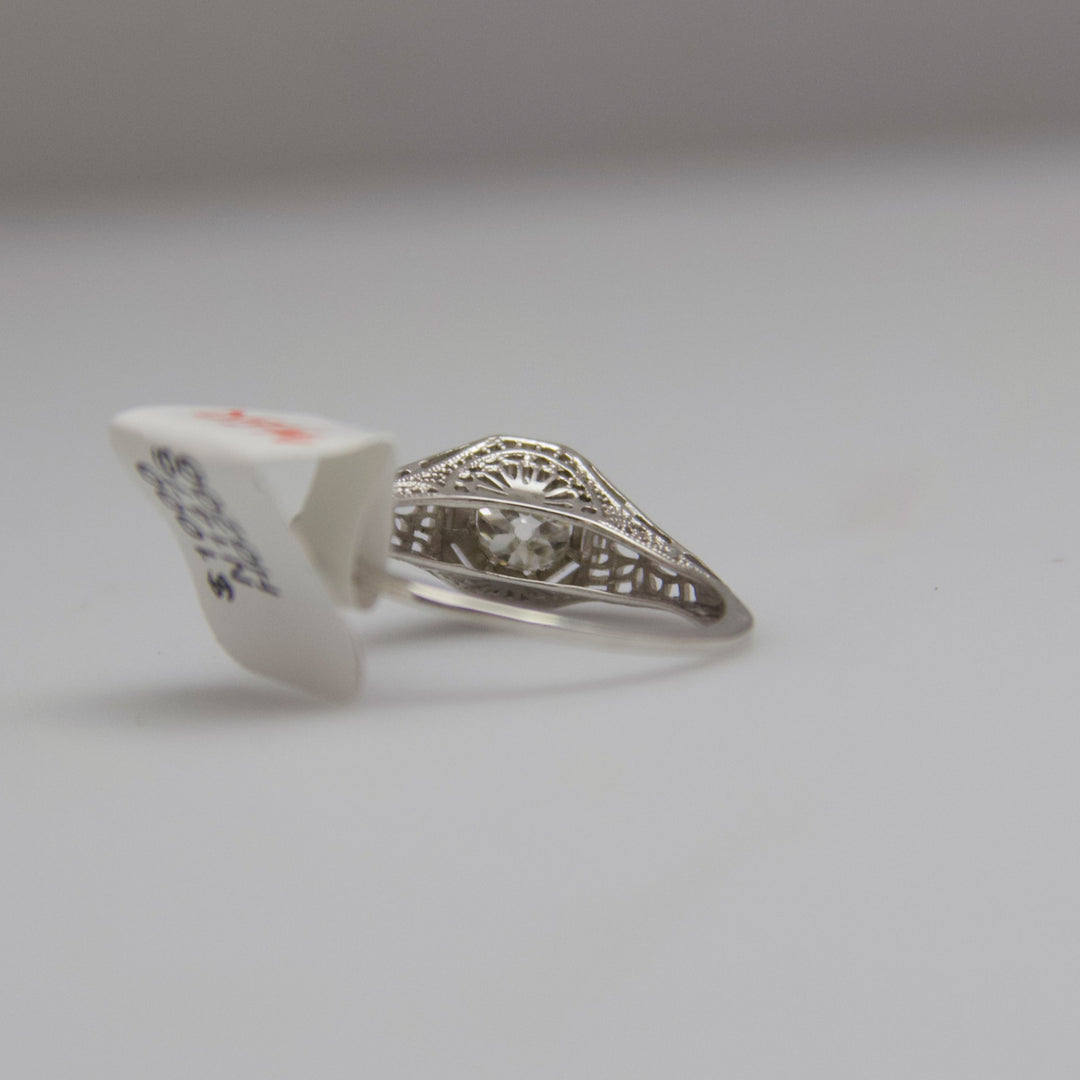 d546 10k White Gold Diamond Ring