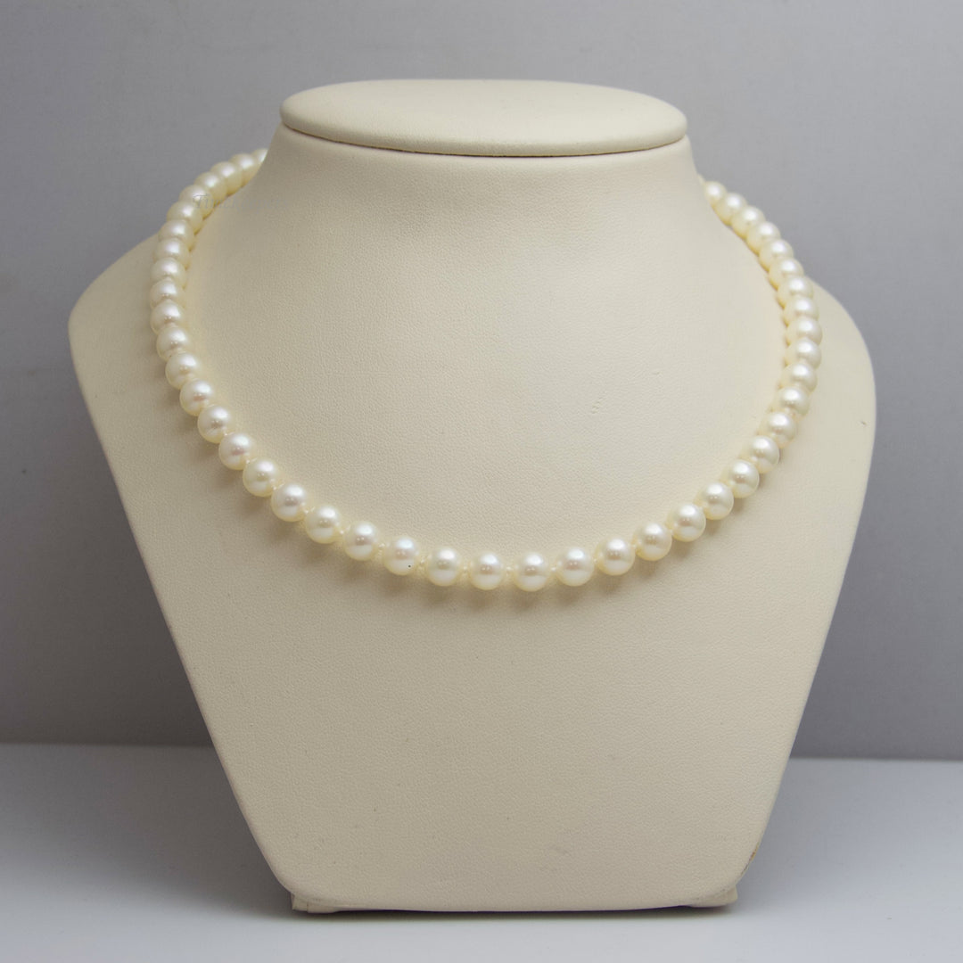 d563 Lovely 14kt Yellow Gold 24" Pearl Necklace