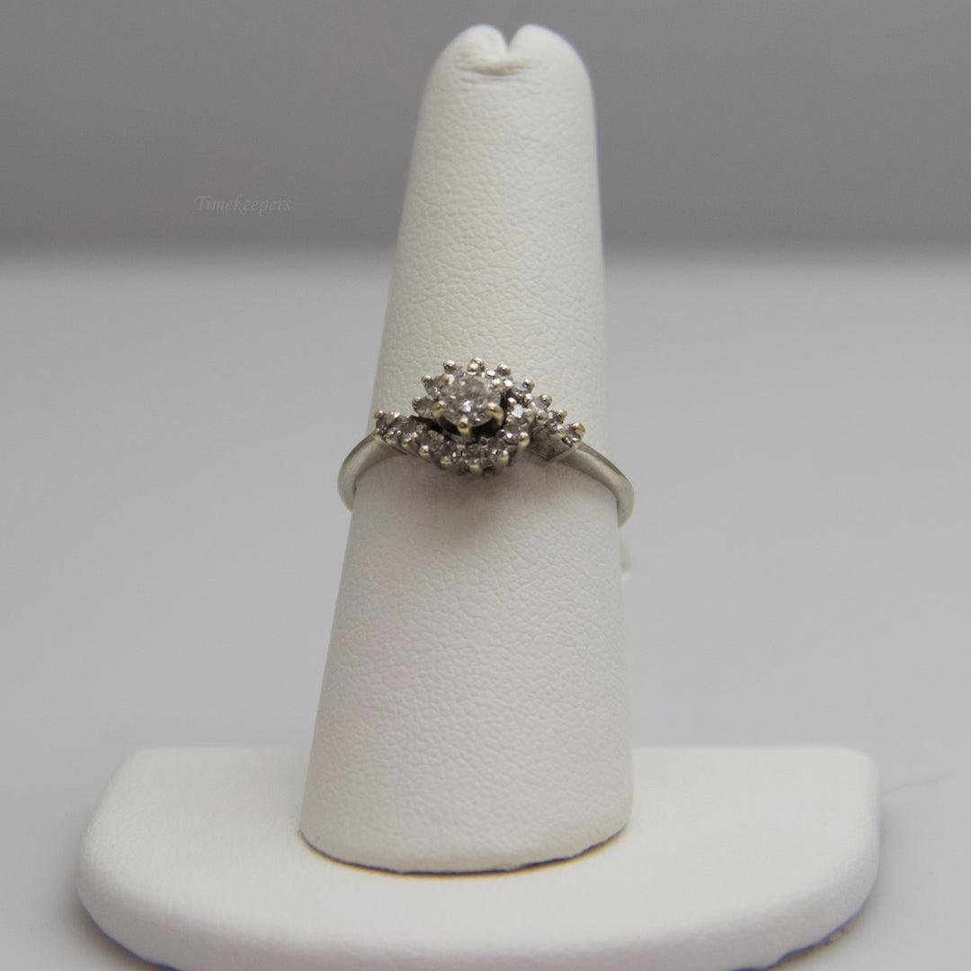 d581 Dazzling 14kt White Gold Diamond Engagement Ring