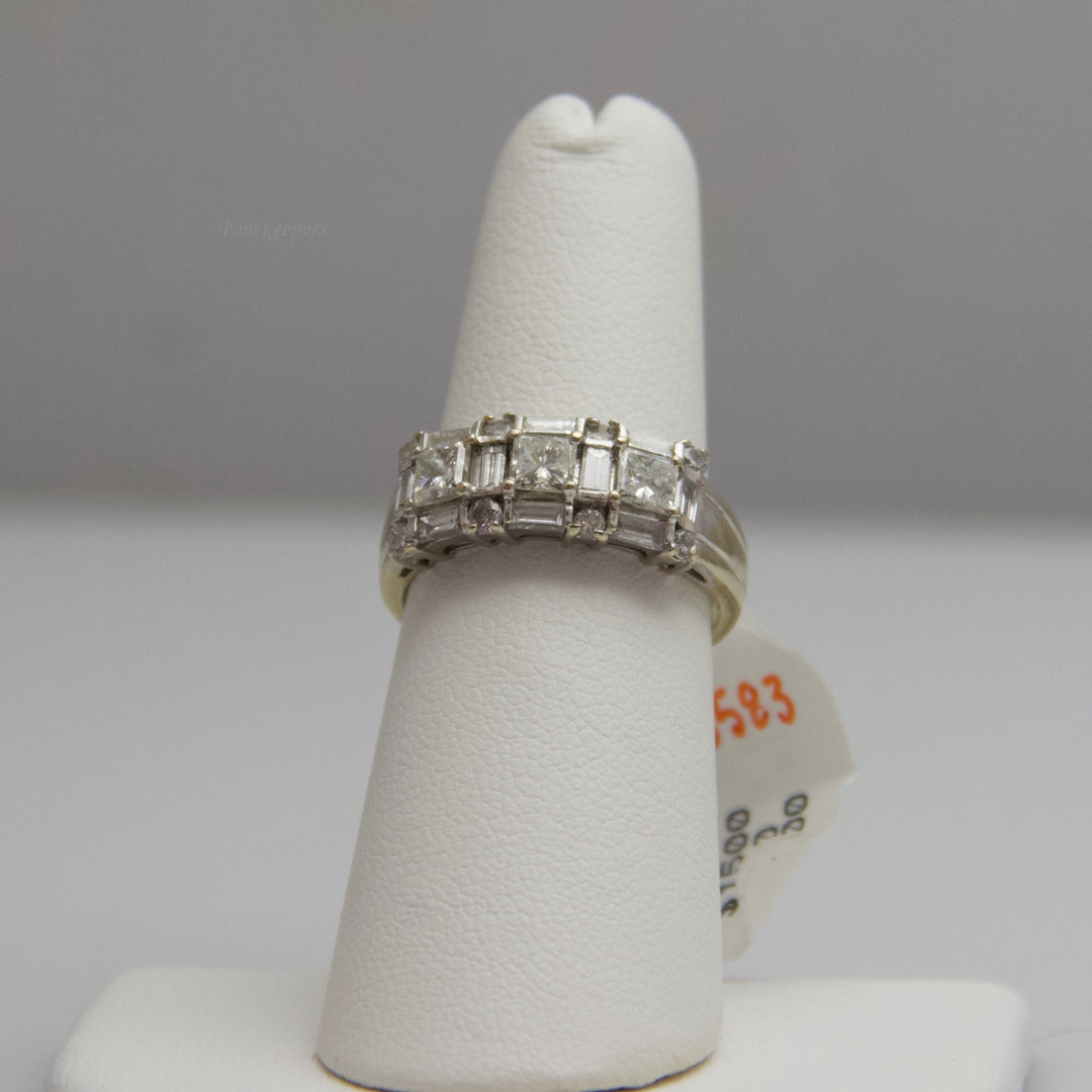 d583 Beautiful 14k White Gold Diamond Ring