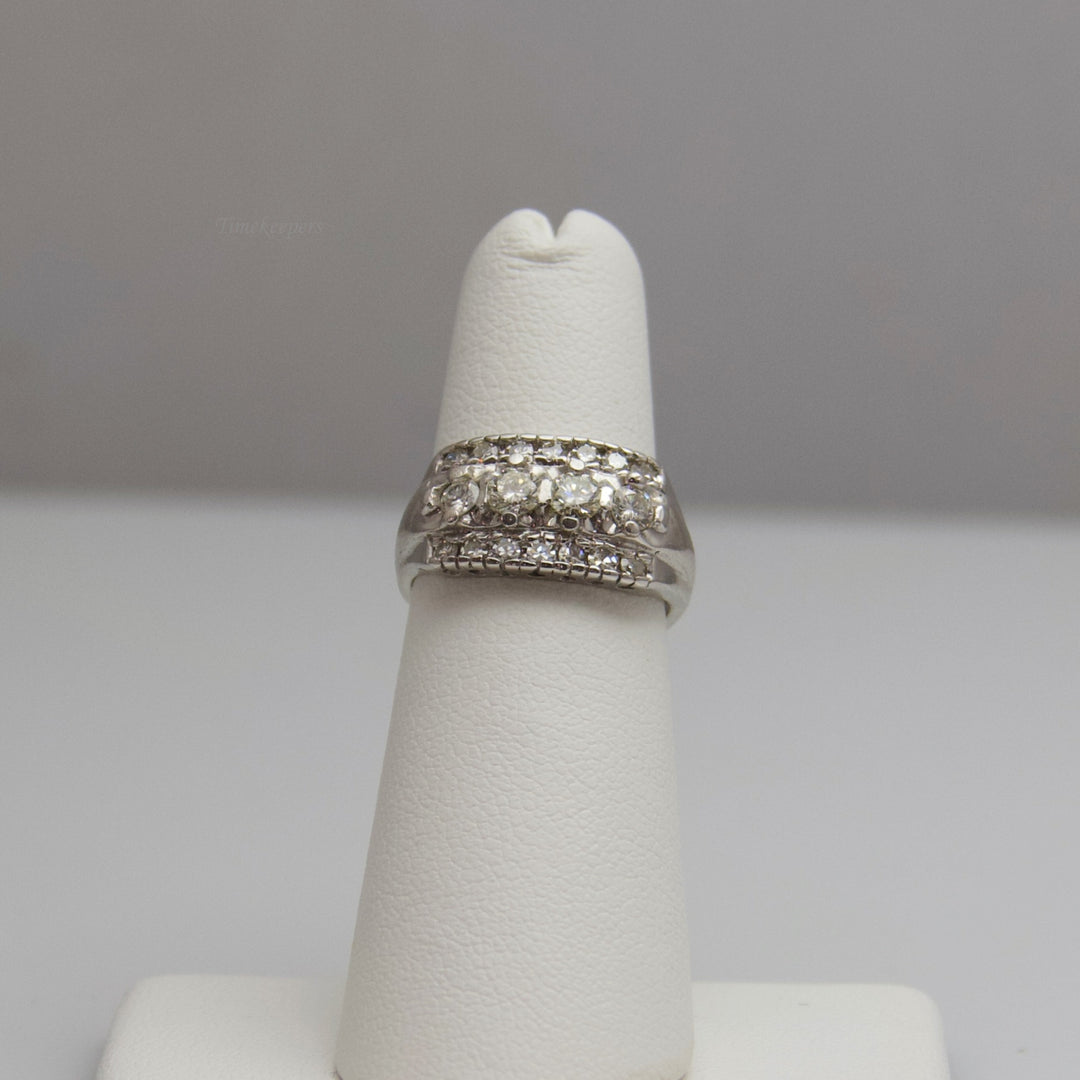 d594 Beautiful 14k White Gold Diamond Ring