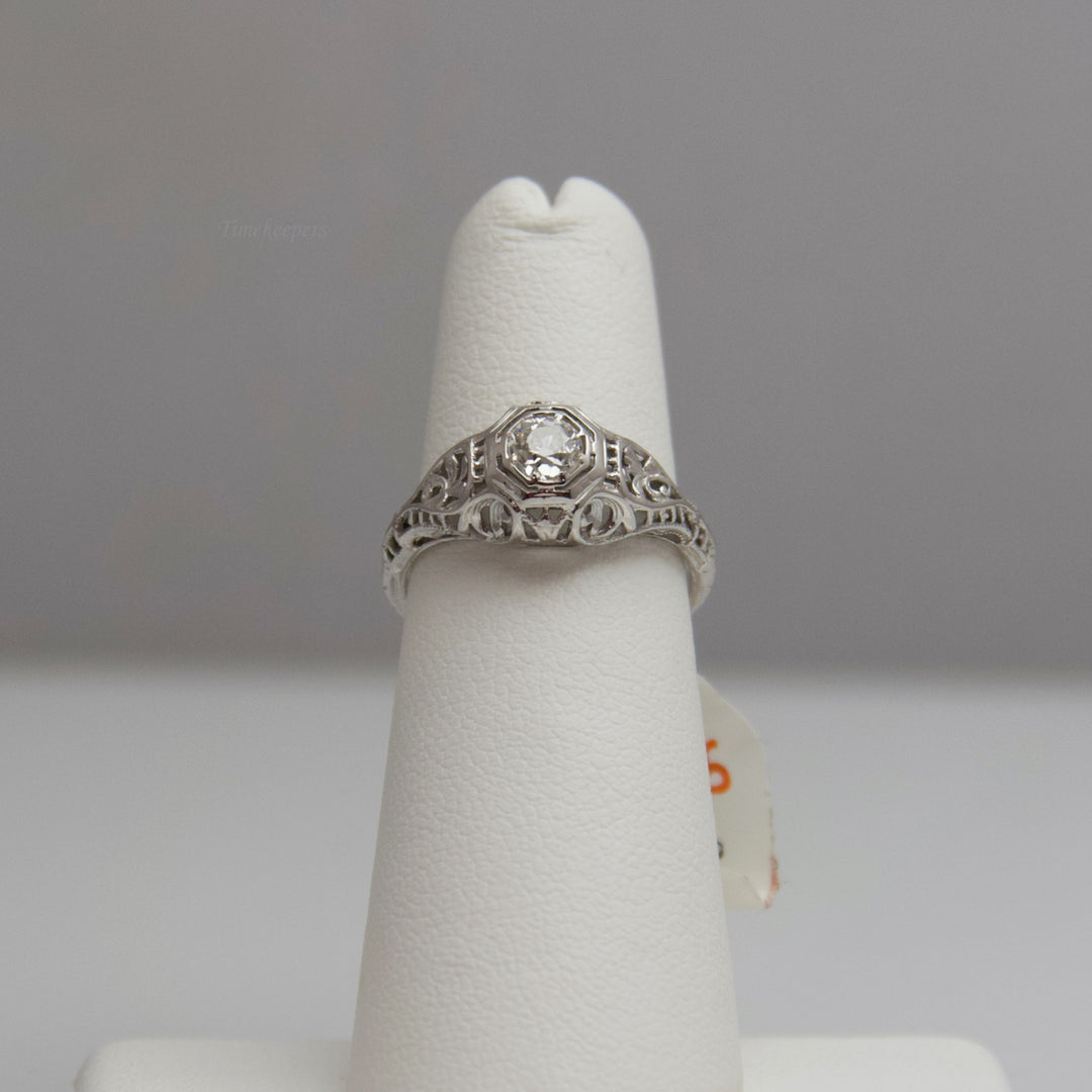 d605 Dazzling 18k White Gold Diamond Engagement Ring