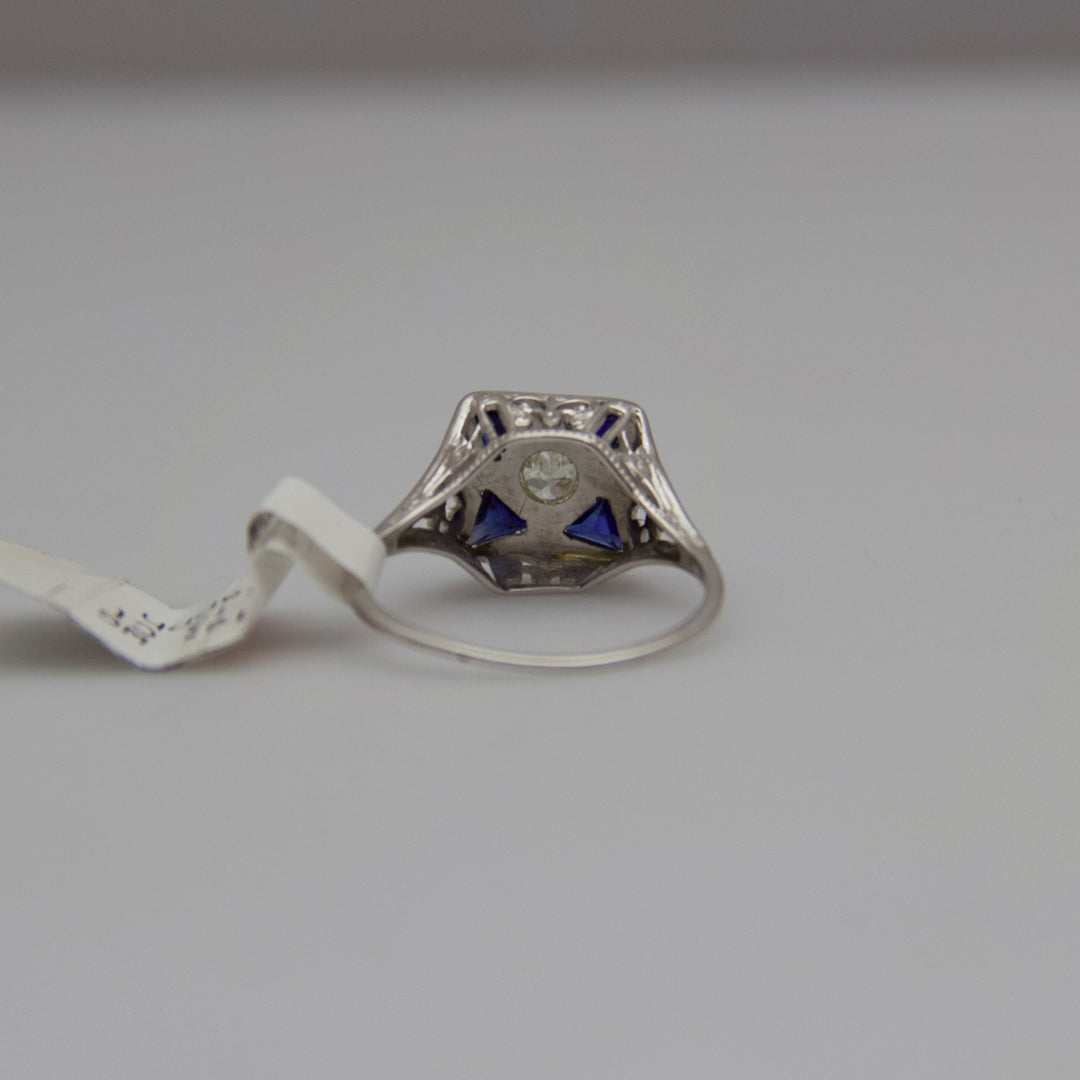 d634 Pretty 14k White Gold Diamond &amp; Sapphire Ring