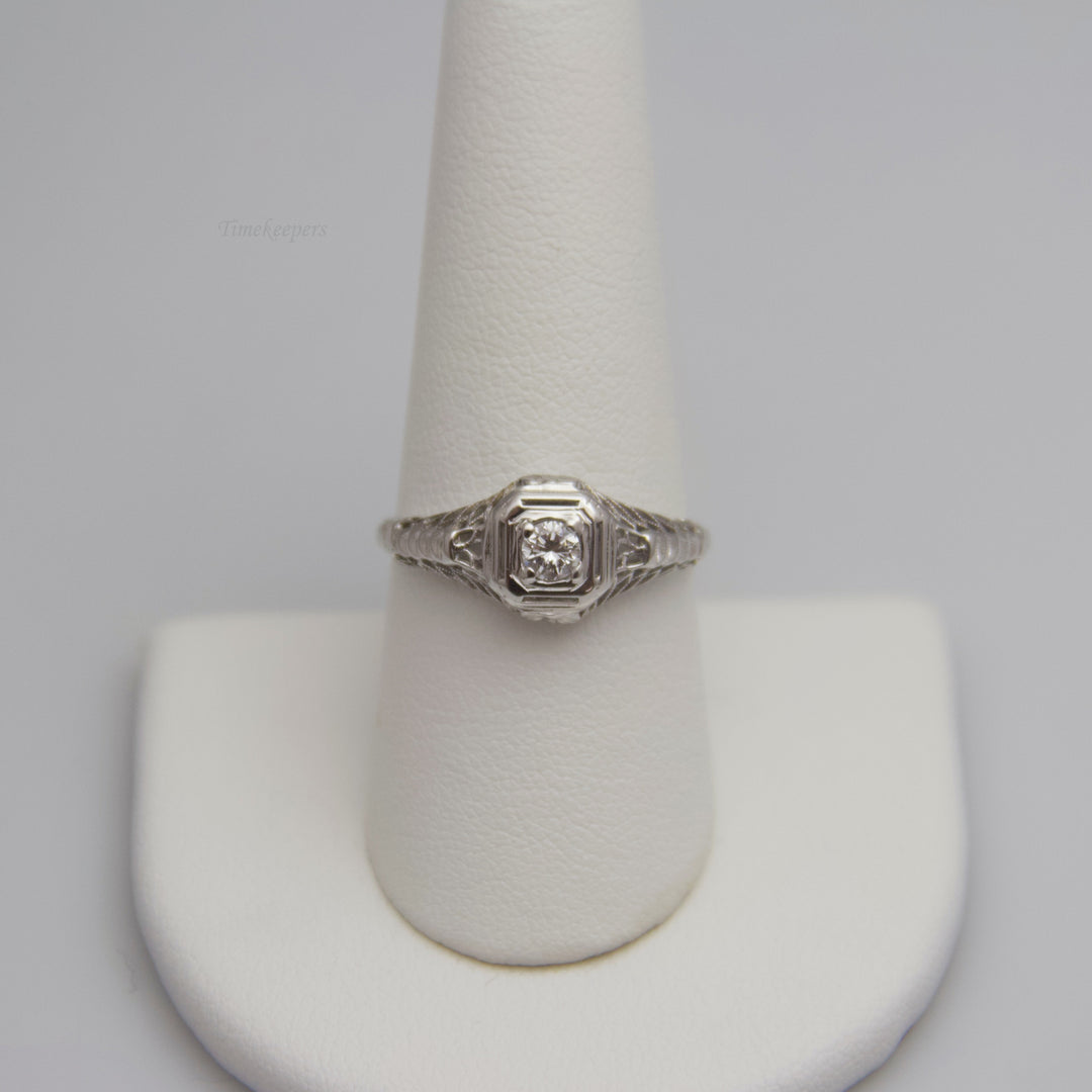 d648 Beautiful 18k White Gold Diamond Engagement Ring