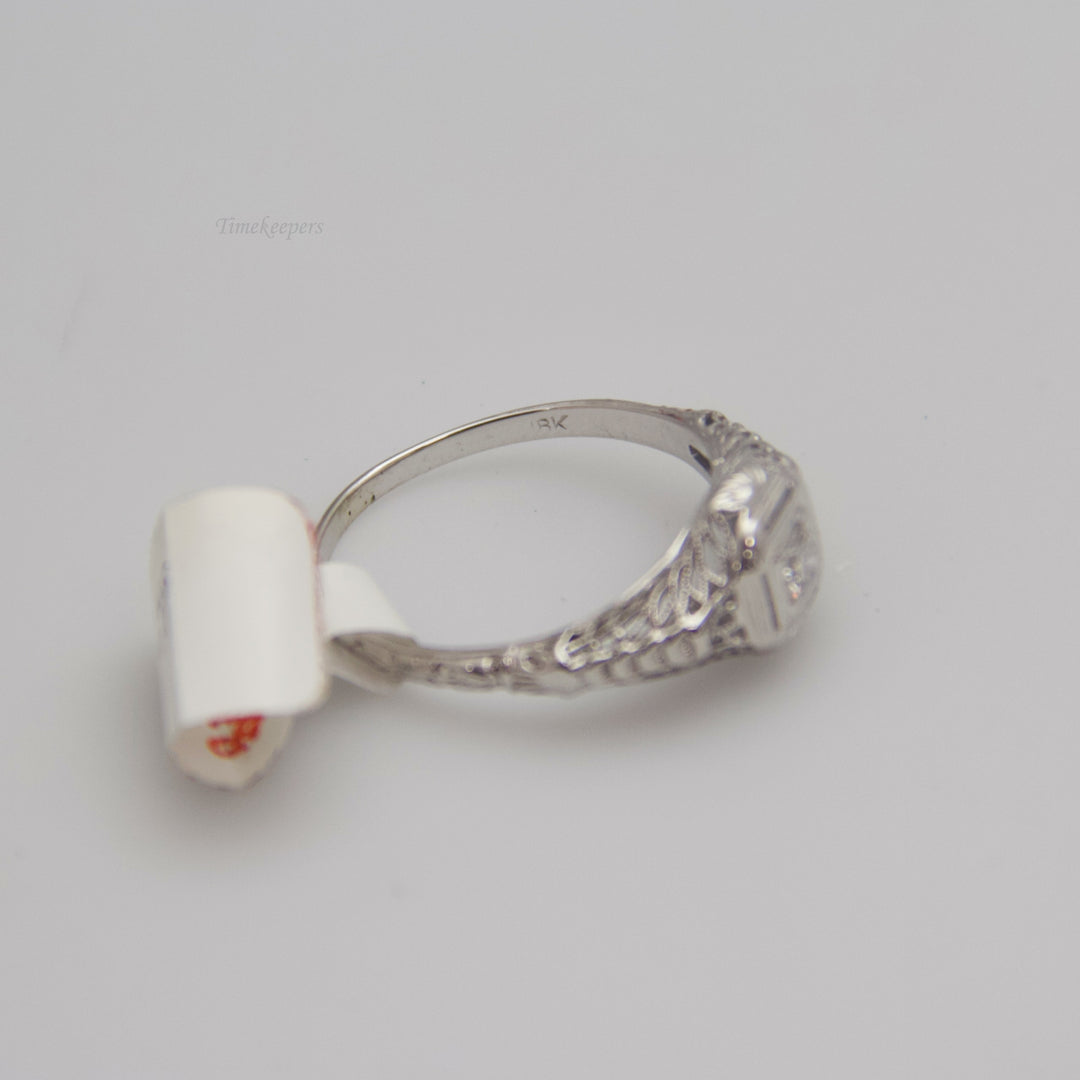 d648 Beautiful 18k White Gold Diamond Engagement Ring