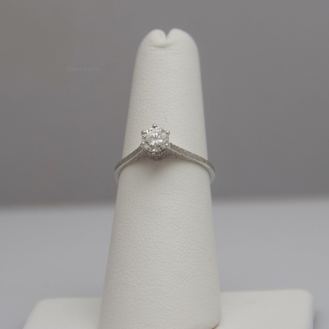 d651 Dazzling 18k White Gold Diamond Engagement Ring