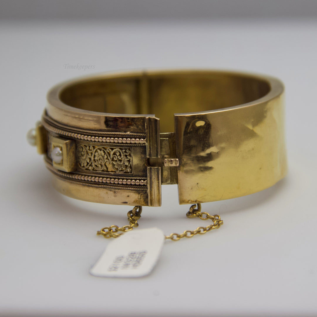 d666 Vintage Ladies 14k Yellow Gold Hinged Bangle Bracelet