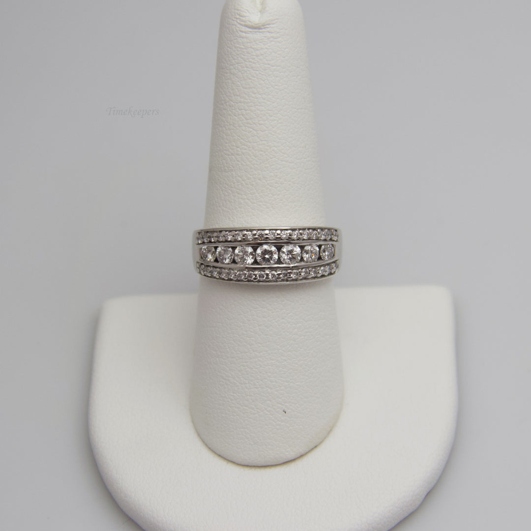 d669 Dazzling 14k White Gold Diamond Ring