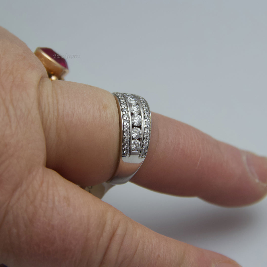 d669 Dazzling 14k White Gold Diamond Ring