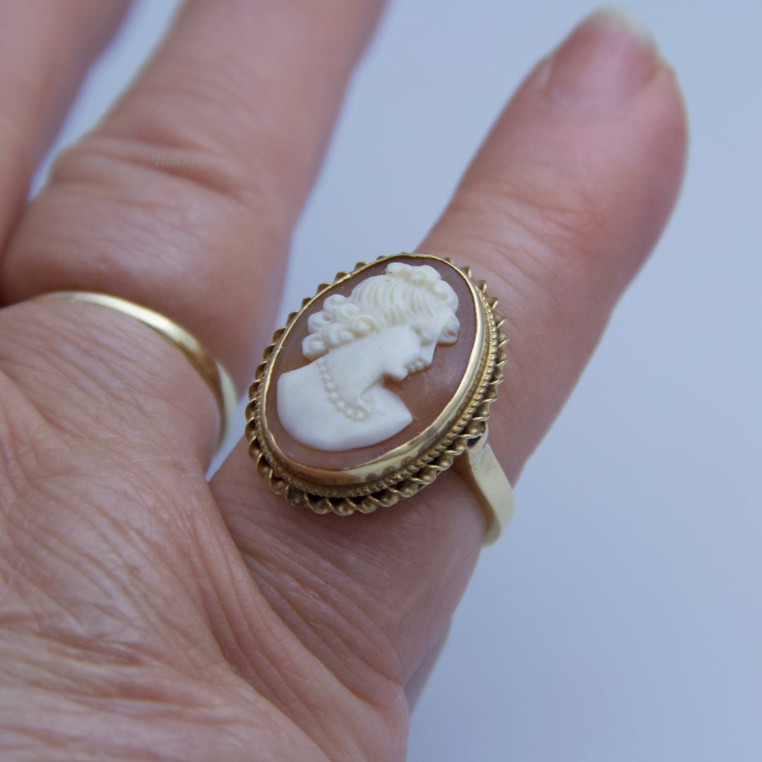 d696 Gorgeous 14k Yellow Gold Cameo Ring