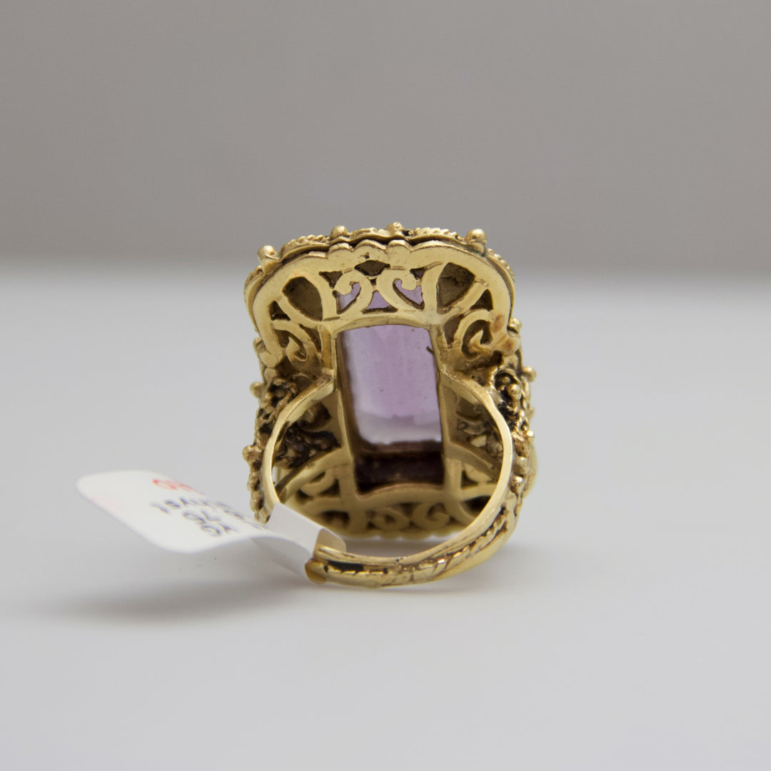 d710 Gorgeous 14k Yellow Gold Amethyst Ring