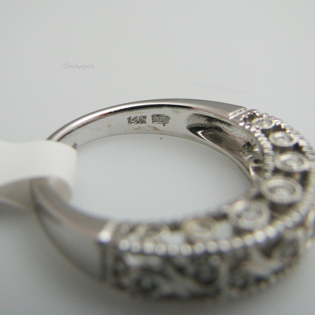 d824 Dazzling 14k White Gold Diamond Wedding Band