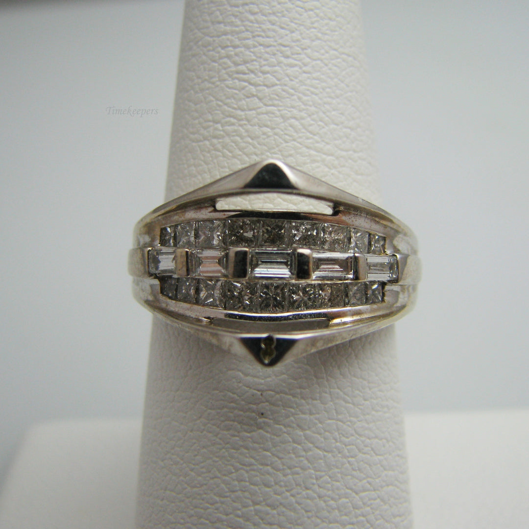 d852 Exquisite 14k White Gold Diamond Ring