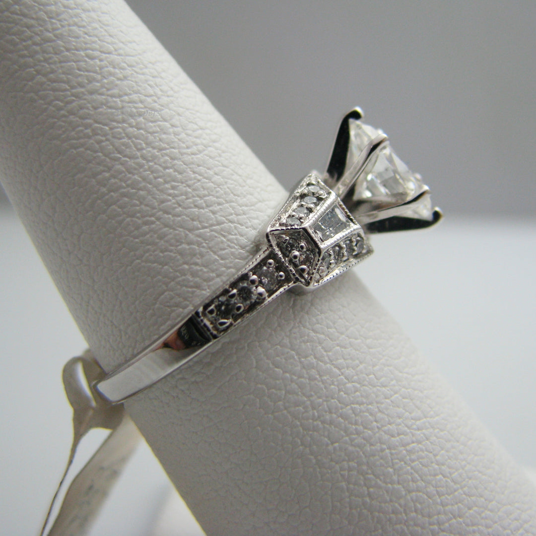 d863 Stunning 14k White Gold Diamond Engagement Ring