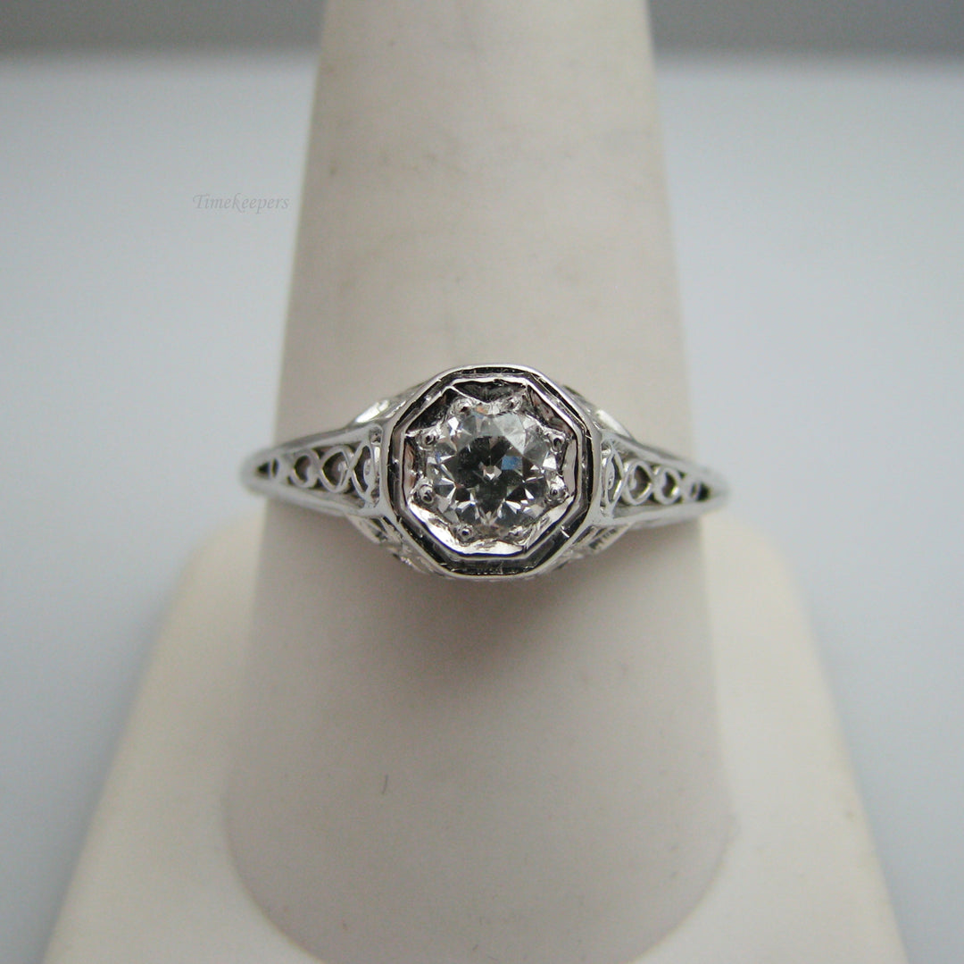 d972 Exquisite 18k White Gold Diamond Engagement Ring