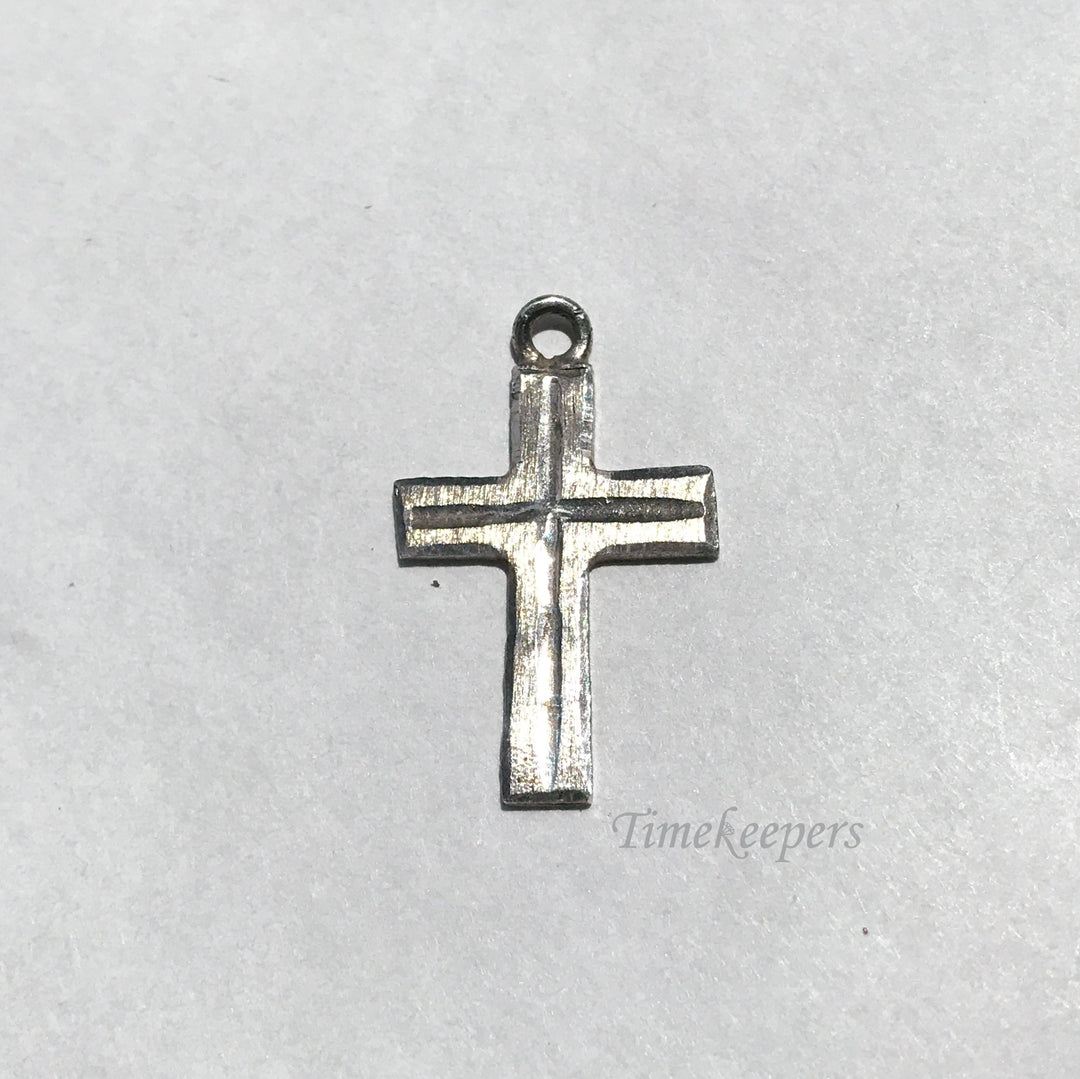 e134 Vintage Sterling Silver Carved Cross Charm Pendant