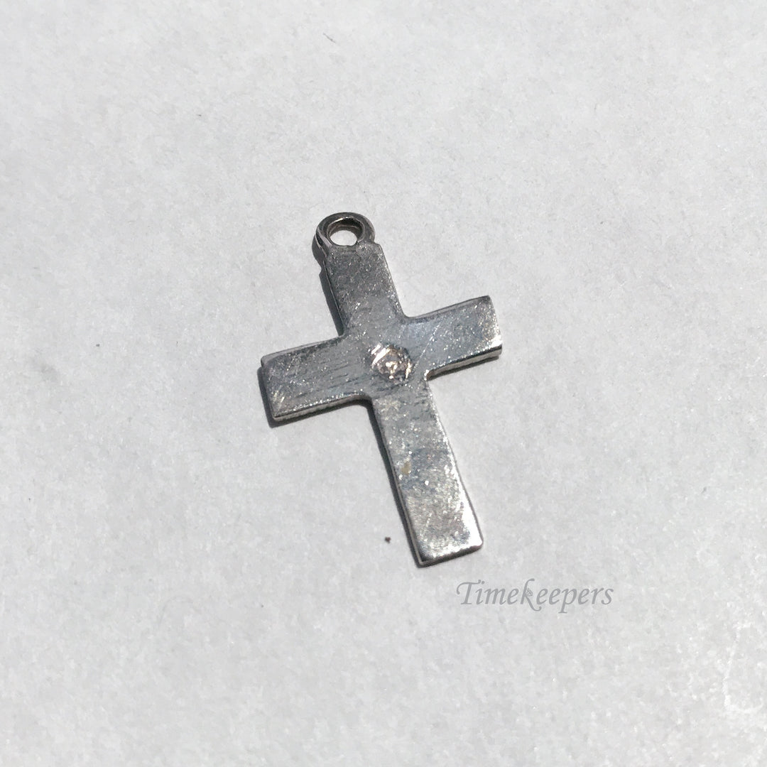 e134 Vintage Sterling Silver Carved Cross Charm Pendant