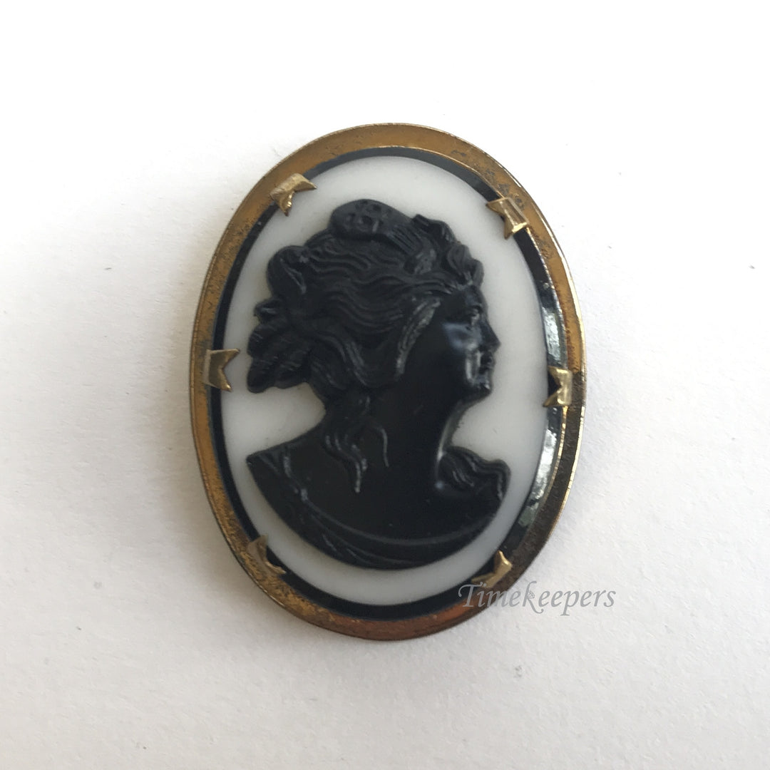 e217 Vintage Gold Filled Black Cameo Brooch Pin