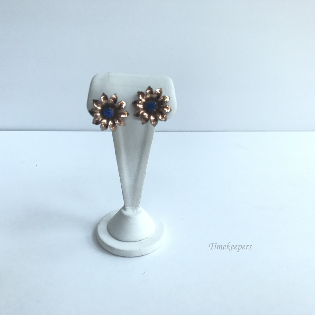 e299 Vintage Elegant Blue Stone Flower Screw Back Earrings