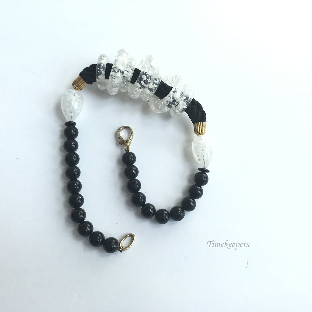 e307 Vintage Elegant Black White Beads Necklace