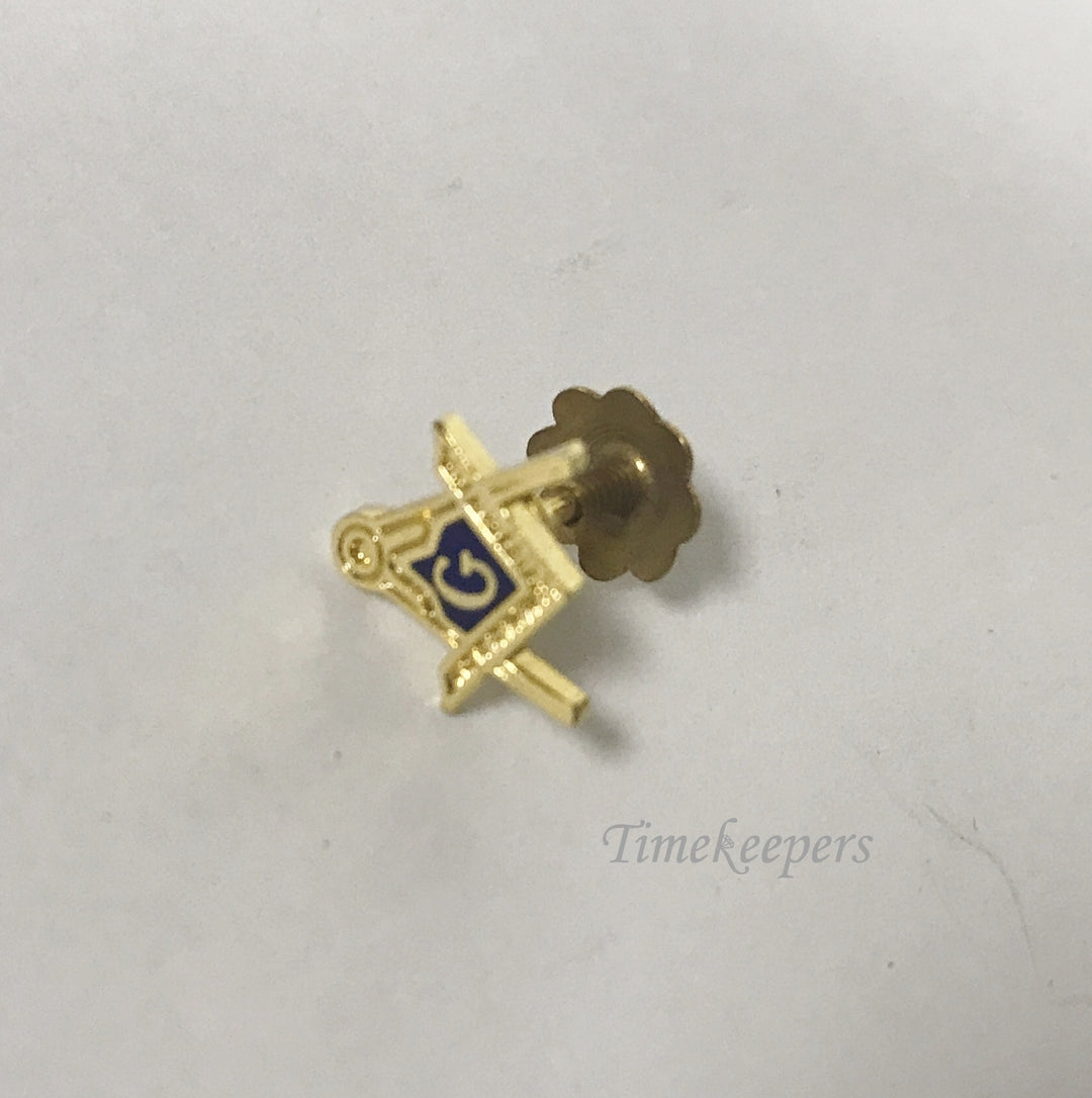 e468 Vintage Blue Enameled Gold Tone Masonic Fraternal Pin