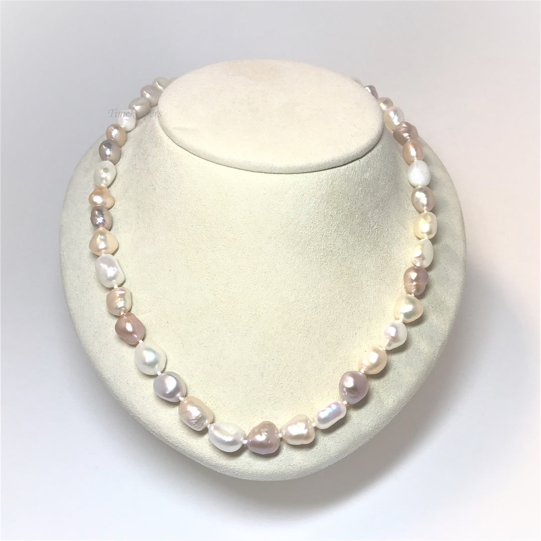 f110 Vintage Large Pearl Bead Necklace 22" long with Clasp Closure