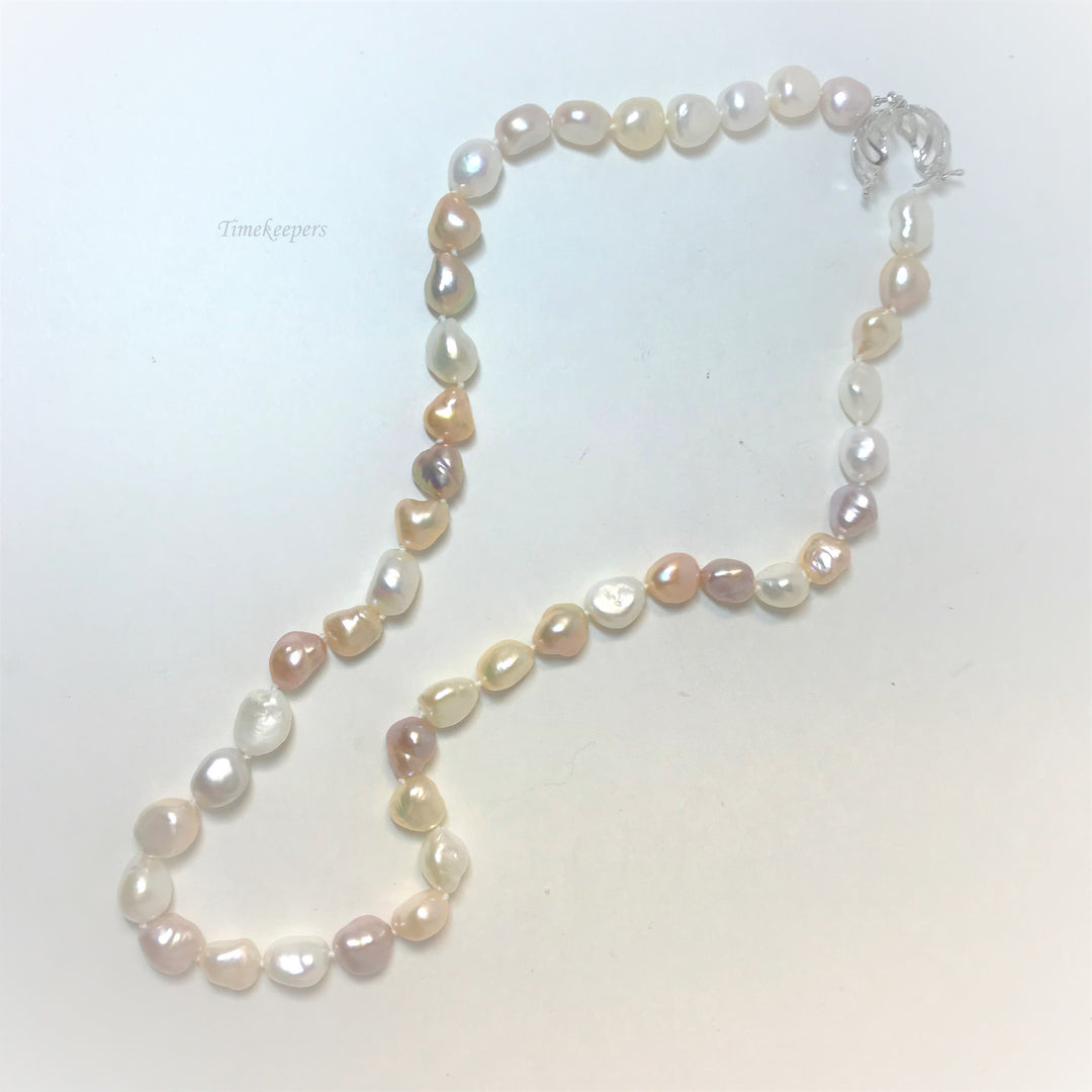 f110 Vintage Large Pearl Bead Necklace 22" long with Clasp Closure