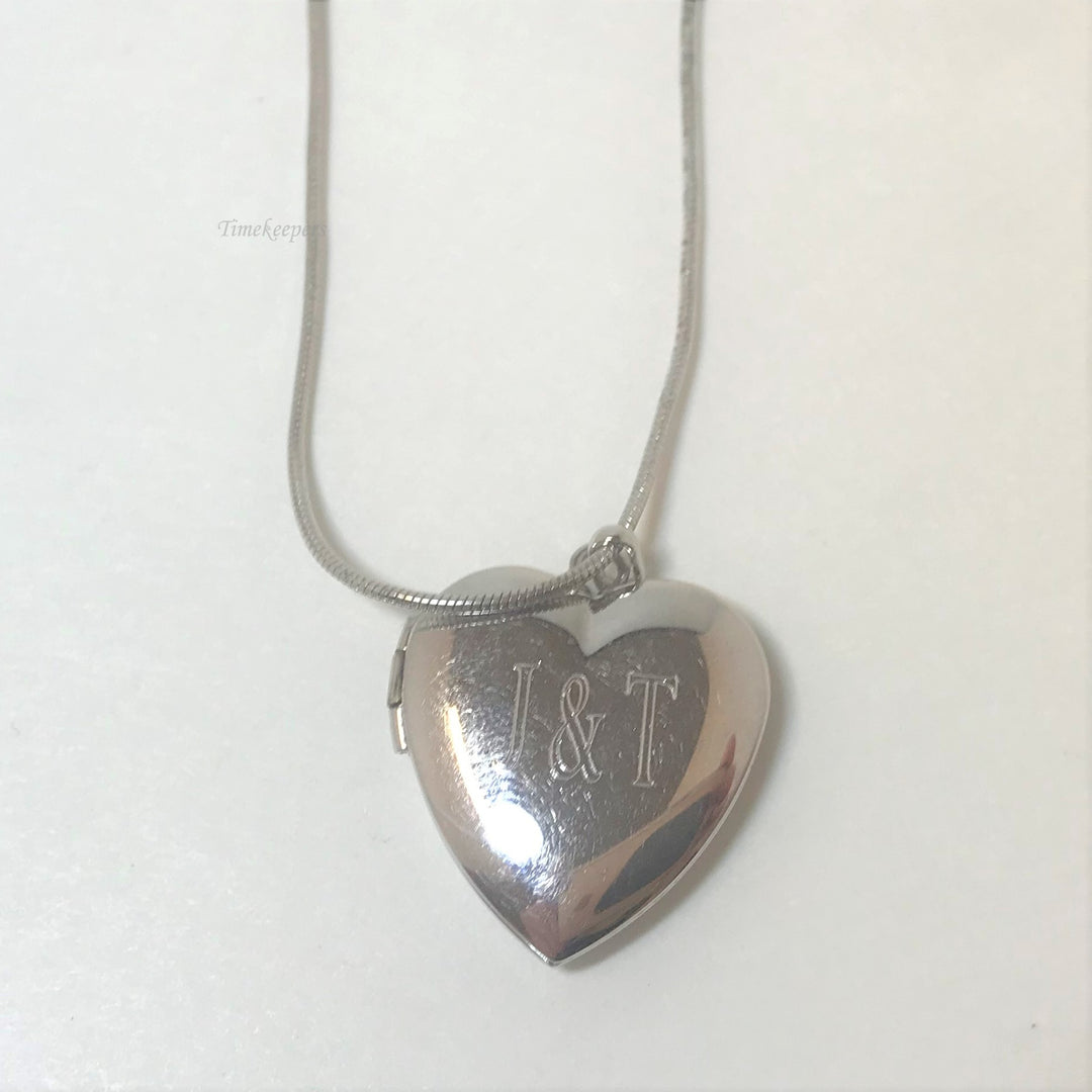 f112 Vintage Sterling Silver Chain Necklace 18" long Heart Locket Pendant