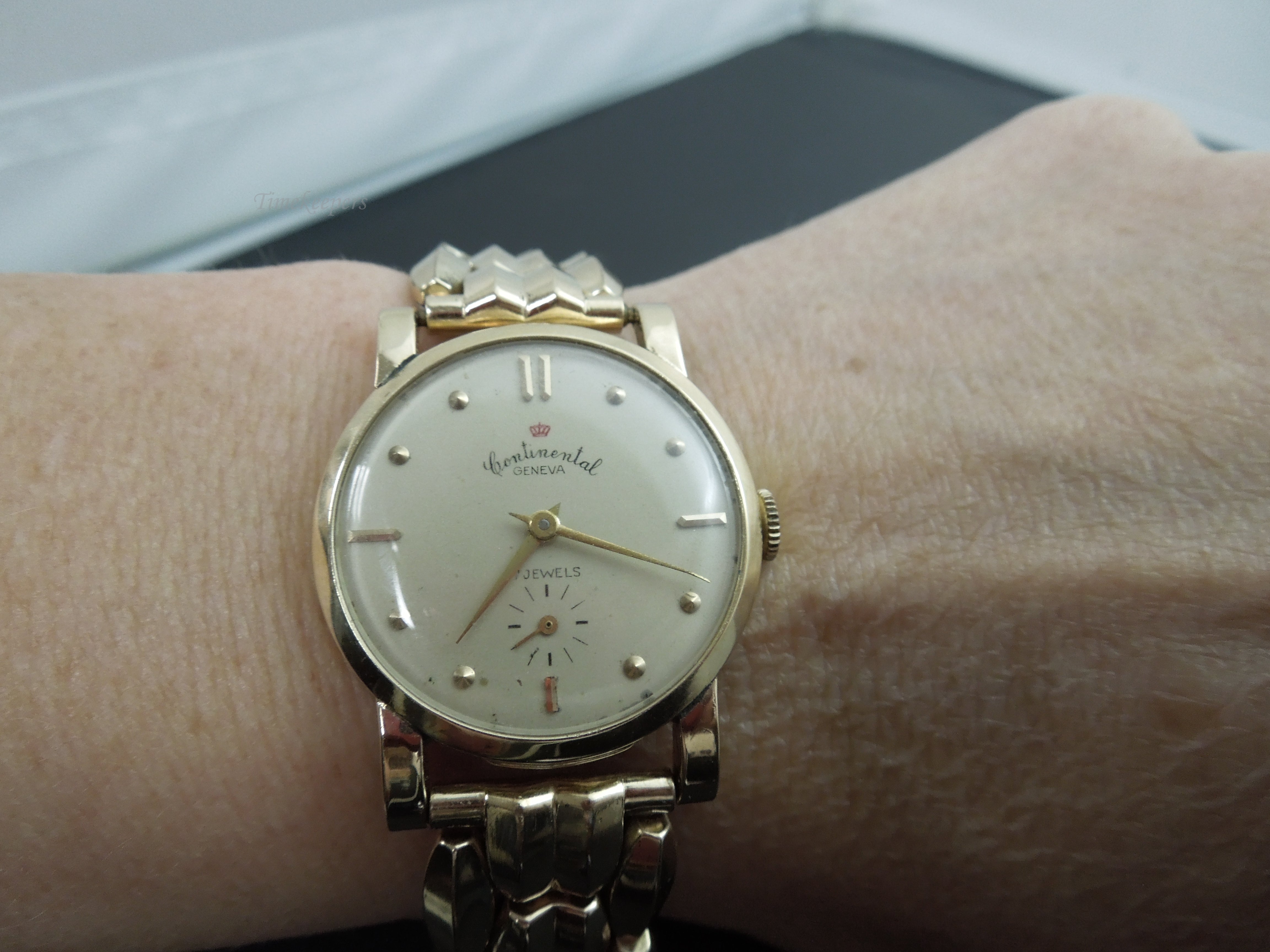 Gorgeous Magnetic Watch - Women Luxury Brand Waterproof Watches - Eleg –  Deals DejaVu