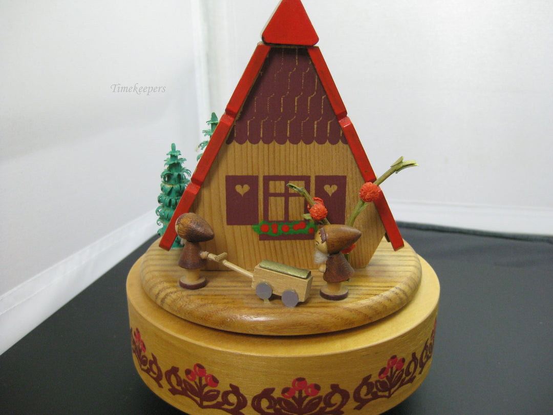 g391 Unique German made Wooden Music Box depicting Snow White &amp; the 7 Dwarfs