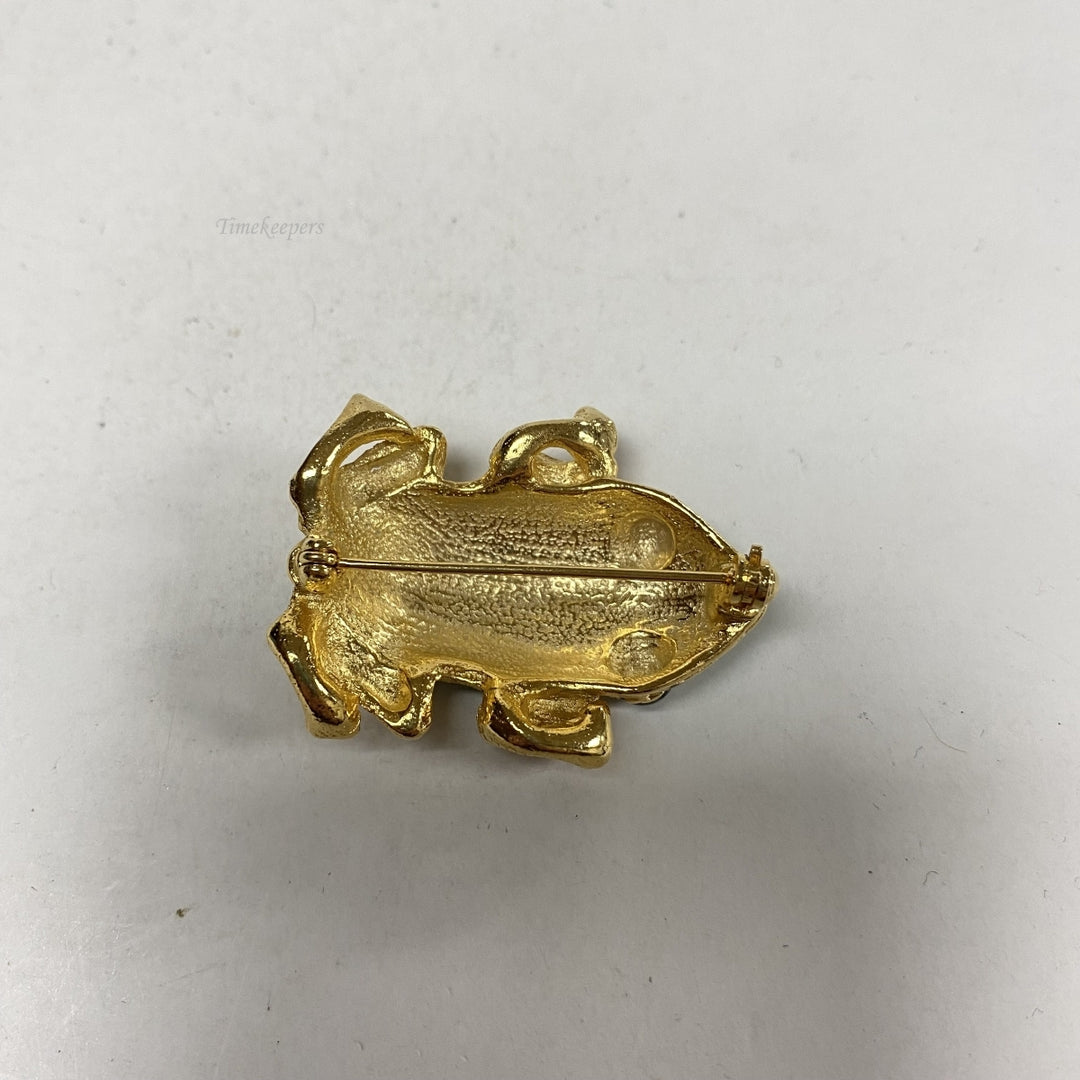 m230 Vintage Gold Tone Green Enamel Frog Brooch Lapel Pin