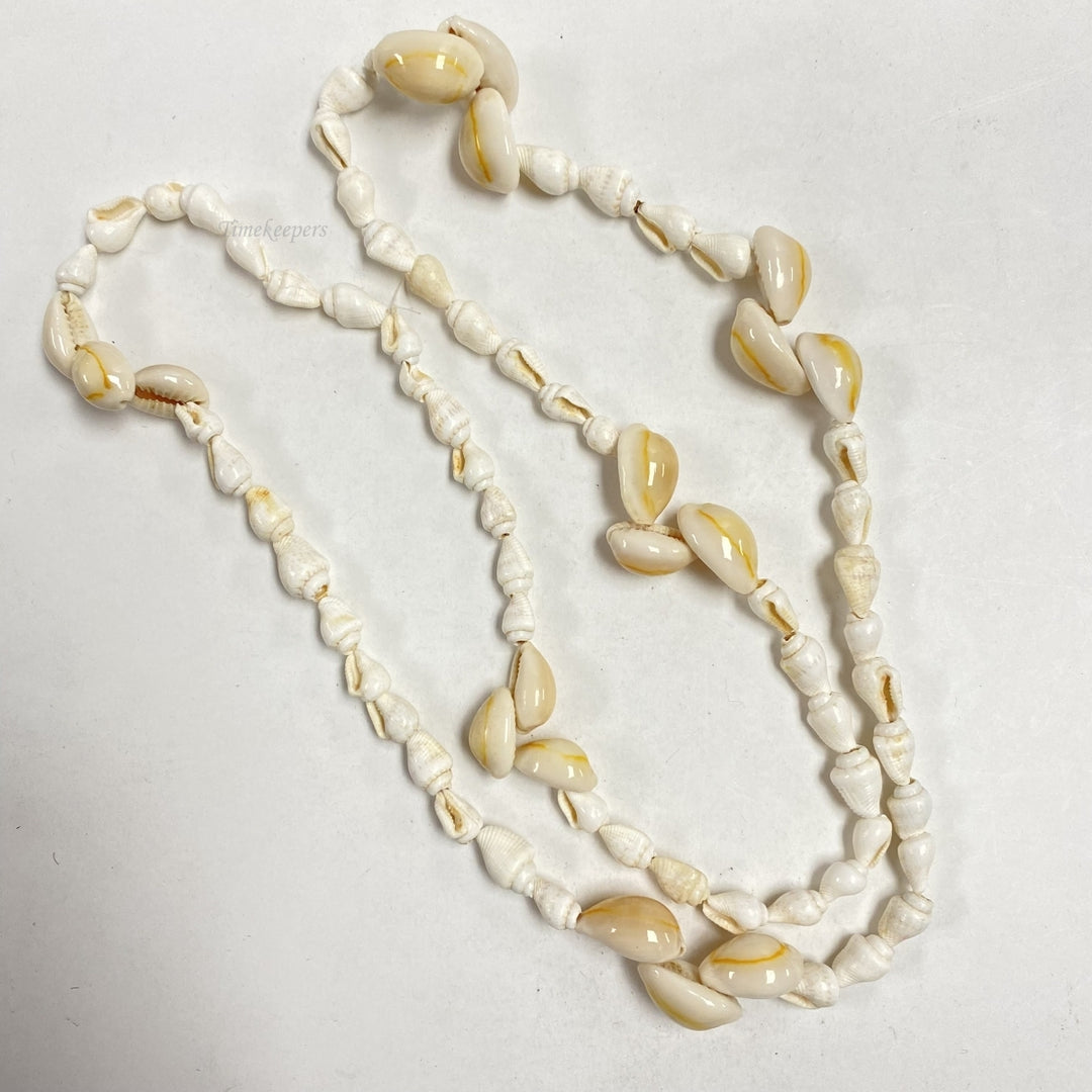 m252 Vintage Cowry Sea Shell Bead Necklace 34"