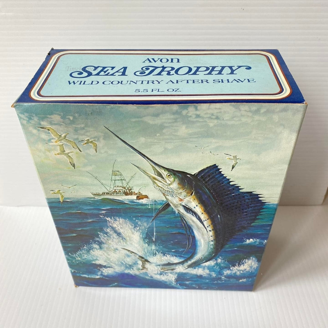 m524 Vintage Avon Sea Trophy Wild Country Decanter After Shave Collectible 5.5Oz