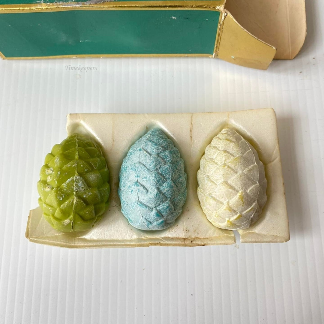 m491 Vintage Avon Collectible 3 Pine Cone Gift Soaps 2 OZ each