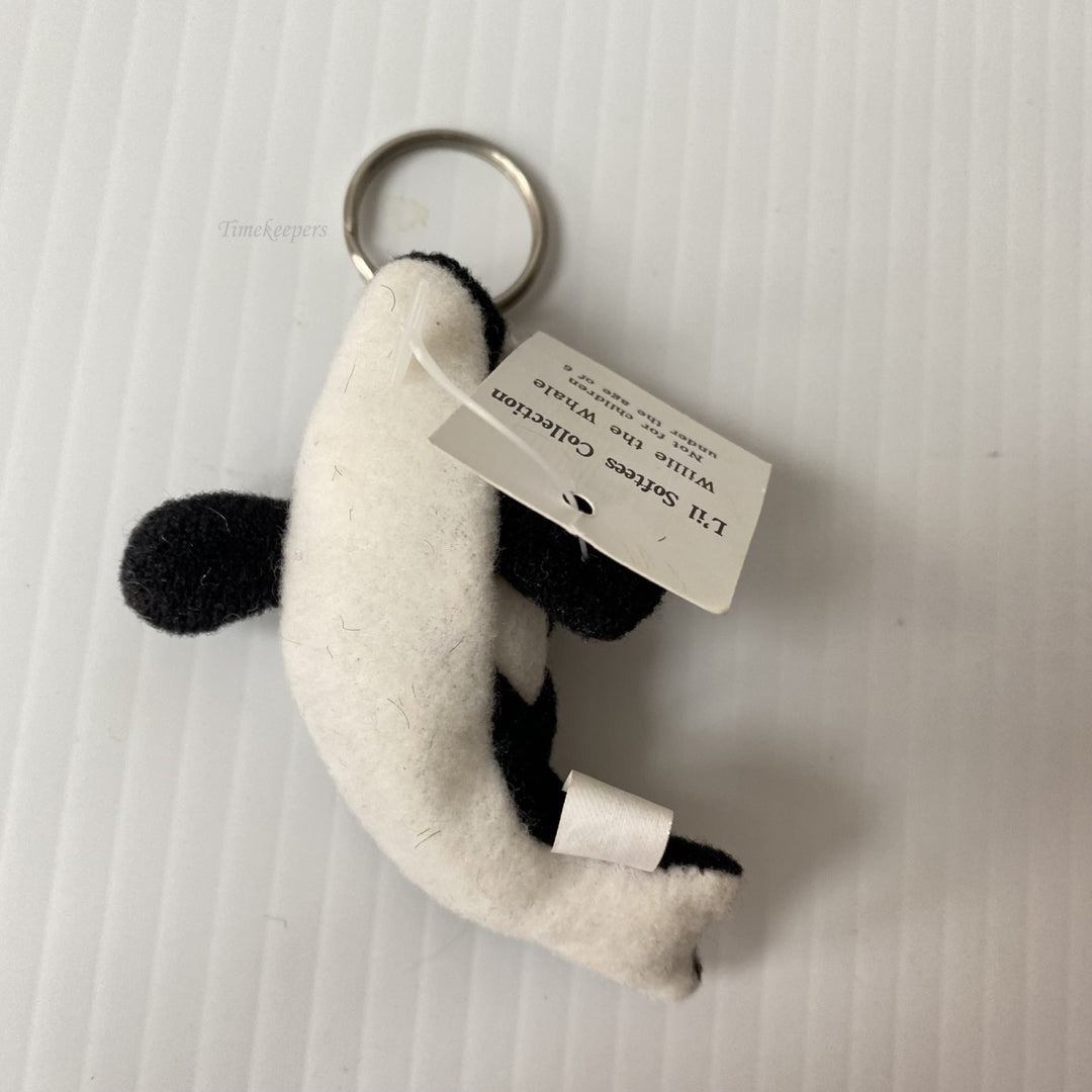 m564 Vintage Stuffed Animal Willie The Whale Key Ring Collectible Toy