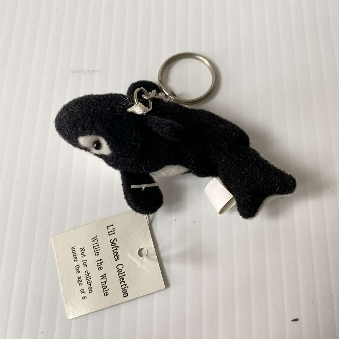 m564 Vintage Stuffed Animal Willie The Whale Key Ring Collectible Toy