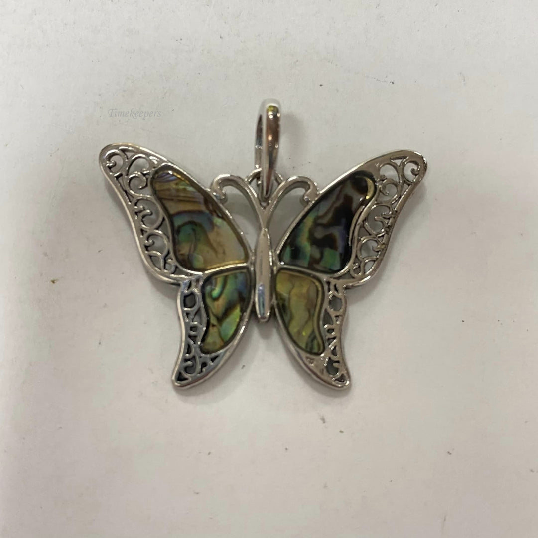 m656 Vintage Silver Tone Green Enamel Butterfly Shaped Charm Pendant
