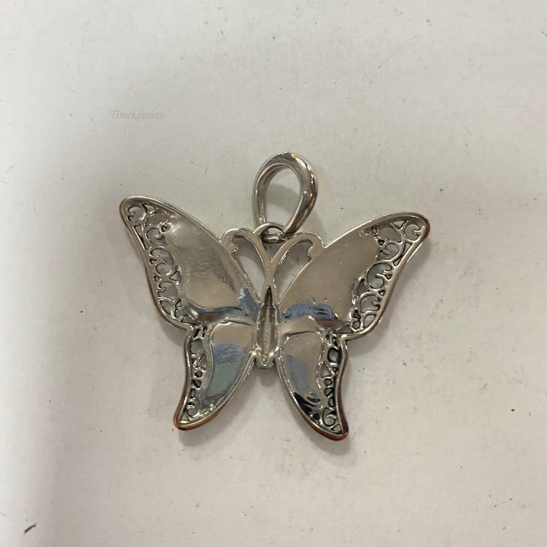 m656 Vintage Silver Tone Green Enamel Butterfly Shaped Charm Pendant