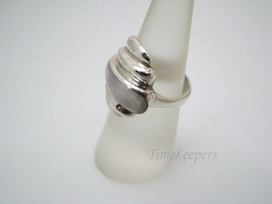 c128 Unique Sterling Silver Fan Ring with Mother of Pearl