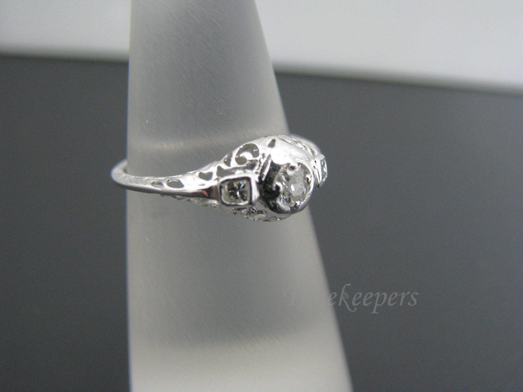 a525 Beautiful Vintage 3 Diamond Ring Filigree 18k White Gold 1930's Size 5.25