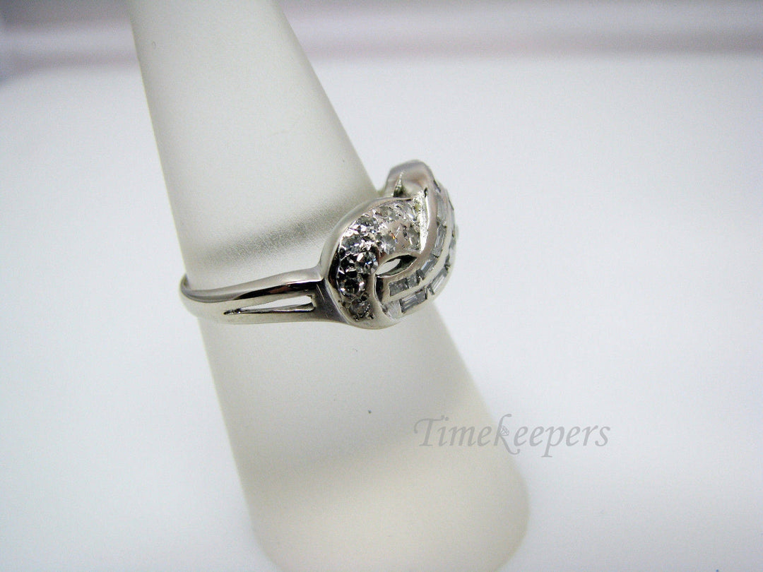 a504 Amazing 14k White Gold Figure '8' Diamond Ring with Baguettes Size 6.5