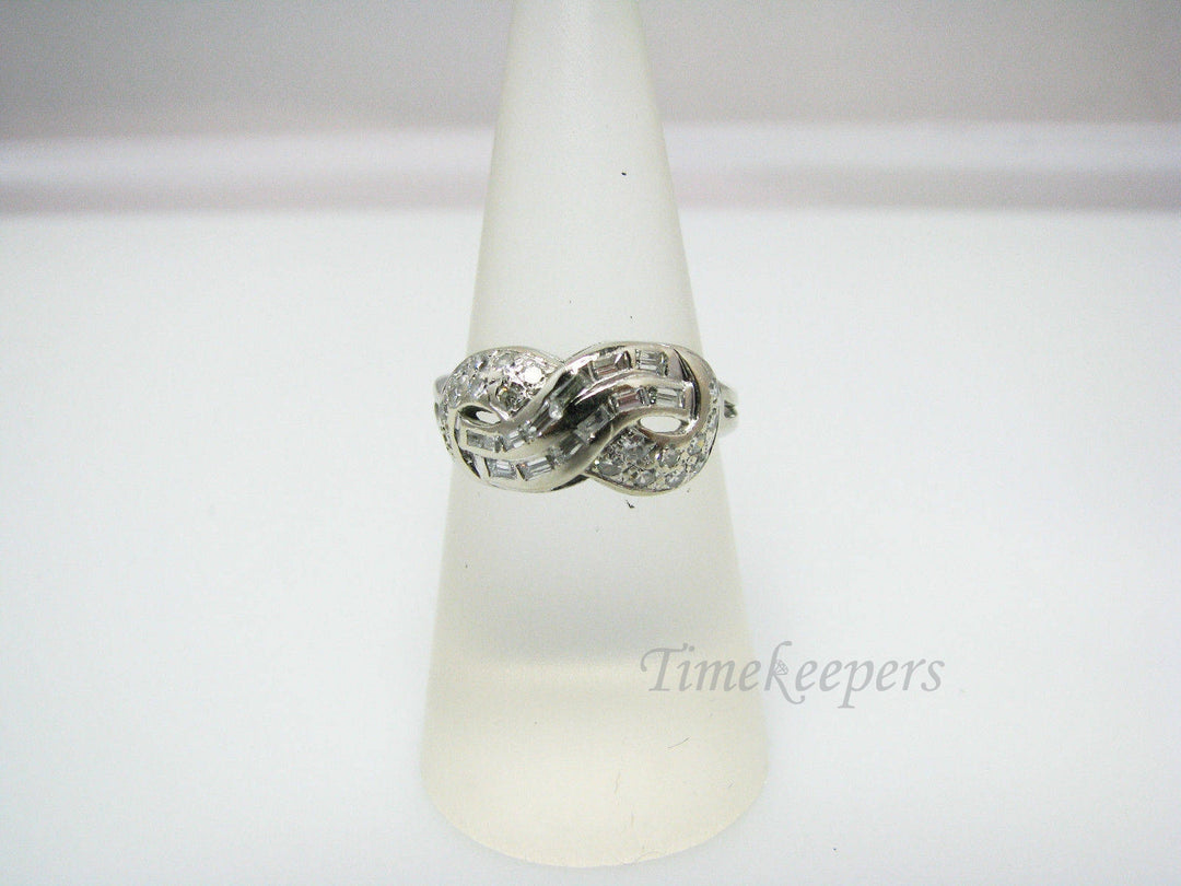 a504 Amazing 14k White Gold Figure '8' Diamond Ring with Baguettes Size 6.5