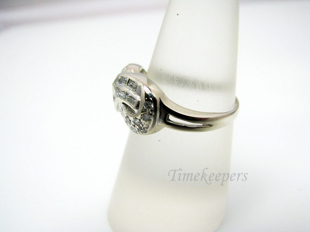 a504 Amazing 14k White Gold Figure '8' Diamond Ring with Baguettes Size 6.5