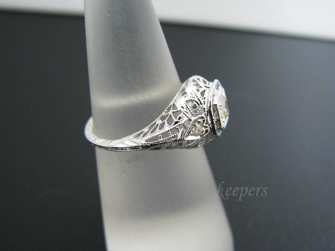 A513 Elegant Vintage Diamond Heart Ring 18k White Gold 1920's Size 5 Band