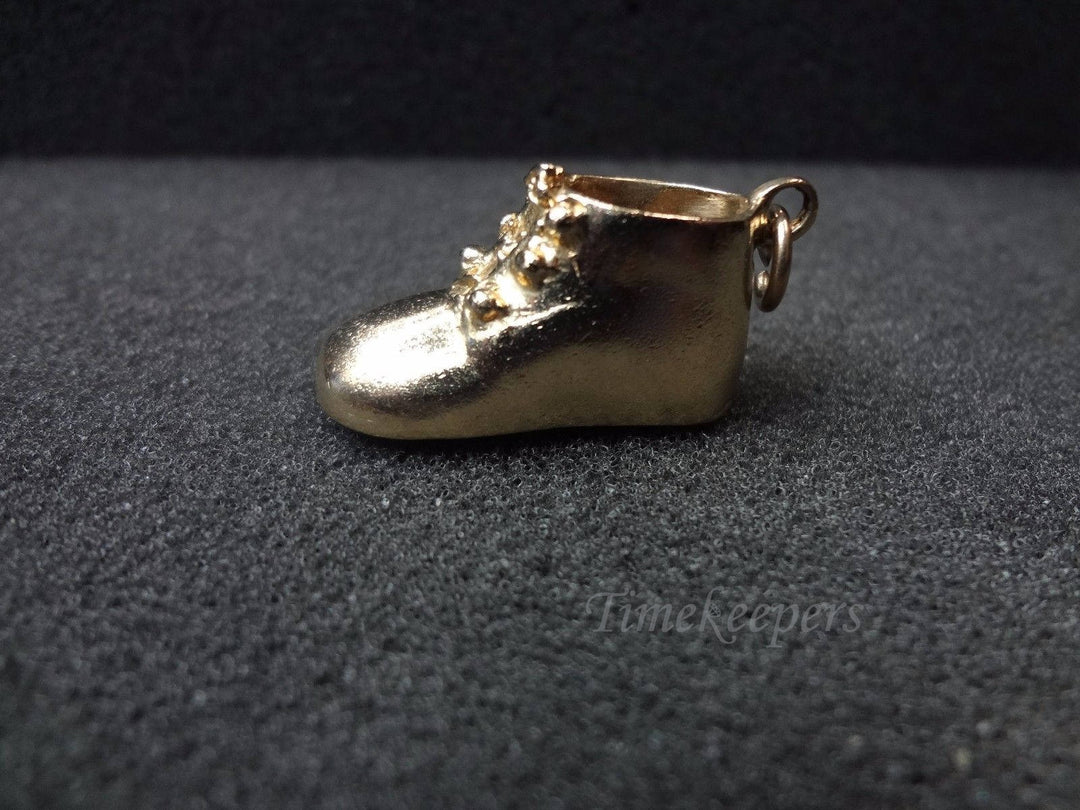 a659 Cute Baby Shoe Charm/ Pendant in 14k Yellow Gold
